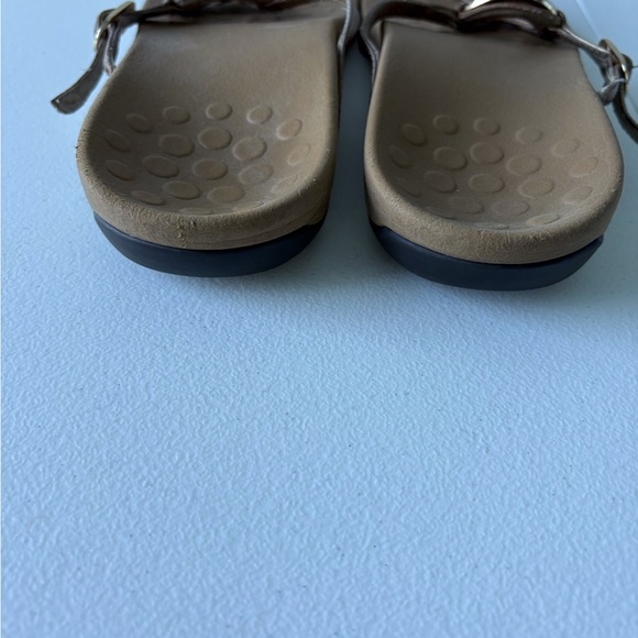 Vionic Rest Karina Sandal in Bronze Size 10 Beach Summer Pool FlipFlop Casual - Picture 5 of 11